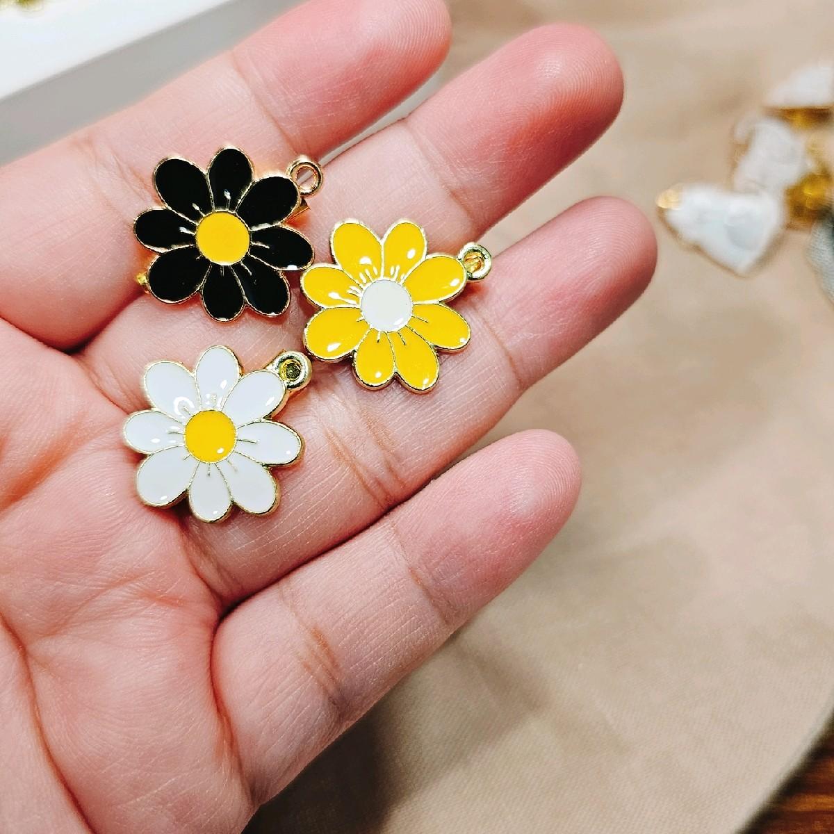 Daisy Metal Pins (KimyJoe CutiePins)